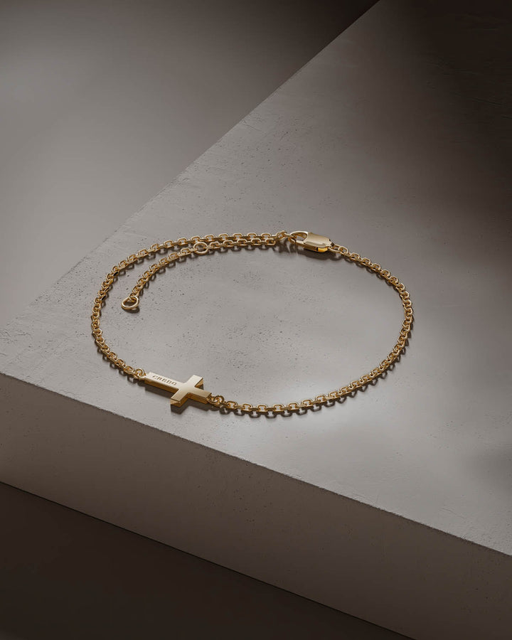 Side cross bracelet in gold, second view